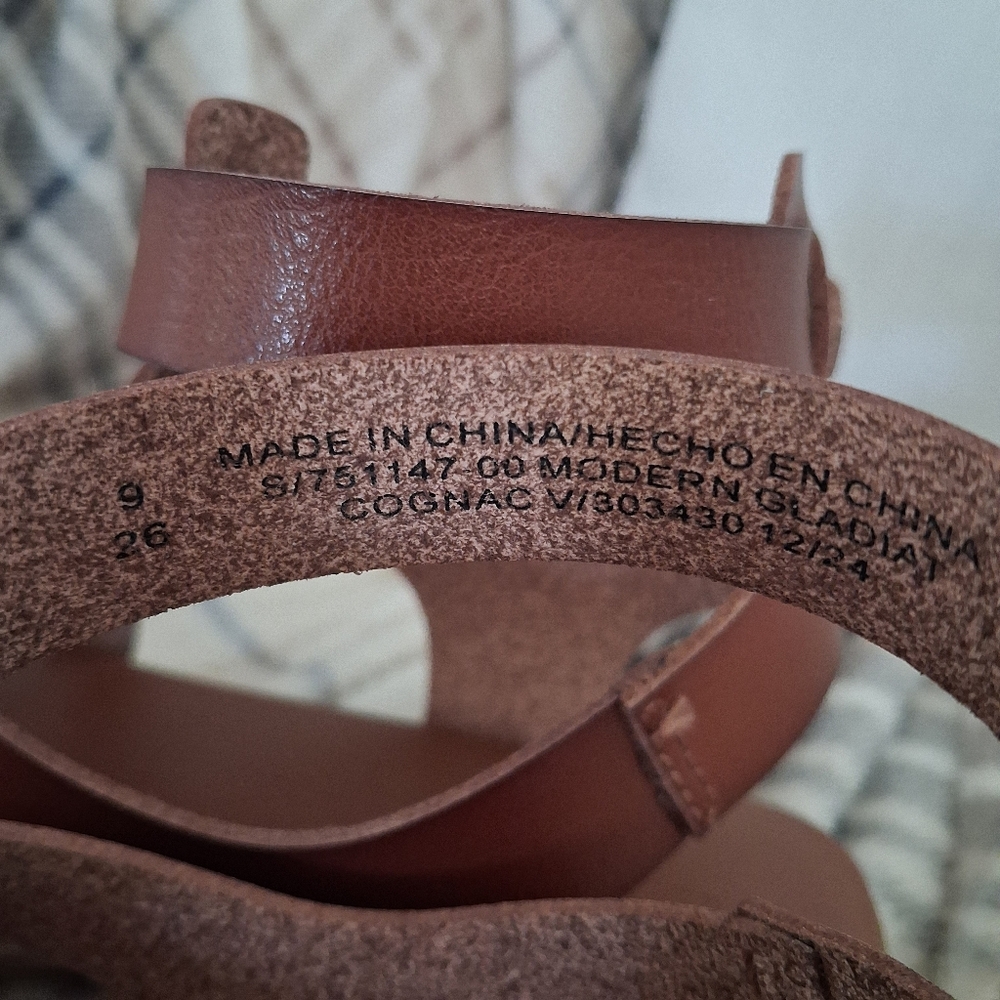 🛍Old Navy Brown Gladiator Sandals Faux Leather 9🛍 - Picture 5 of 6